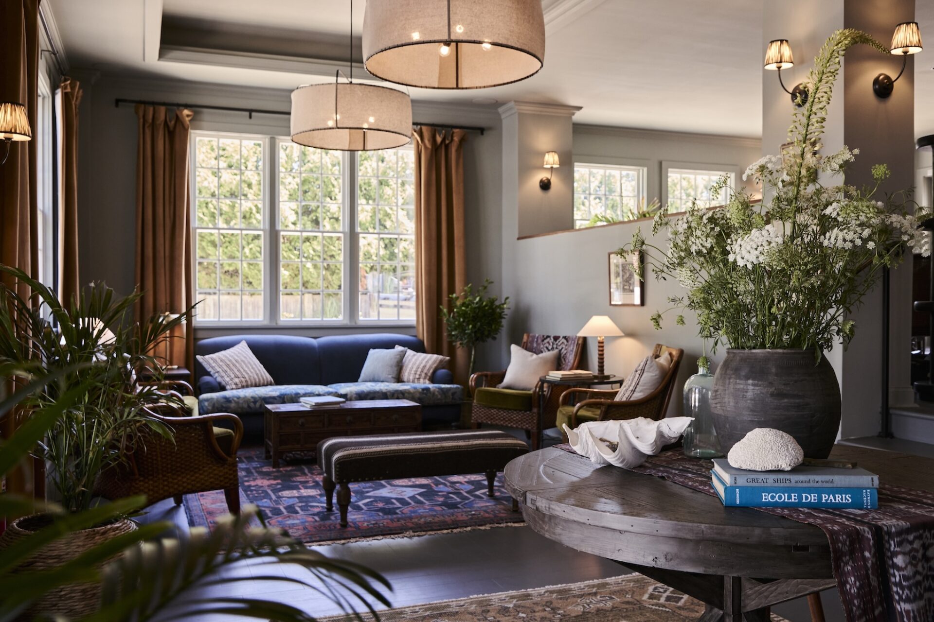 The cozy lobby at The Harbor Front Inn.