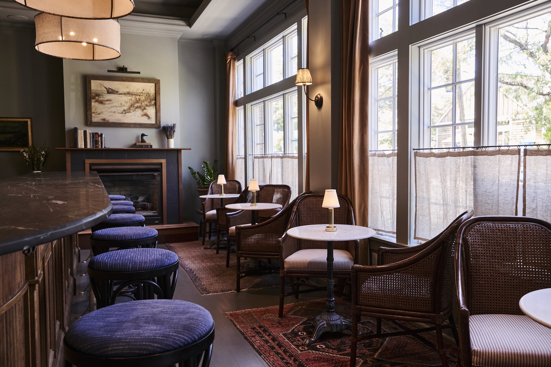 The lounge and bar at The Harbor Front Inn.